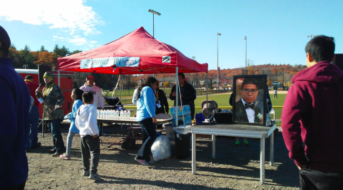 Participants gathering and getting ready for the run. Photo taken by Ana Pirosca. 