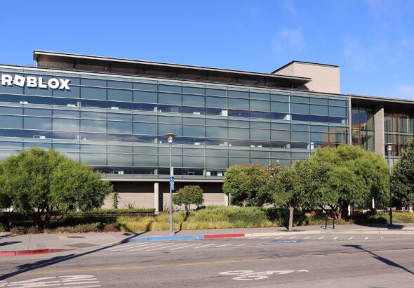 2048px-2850_S._Delaware_Street